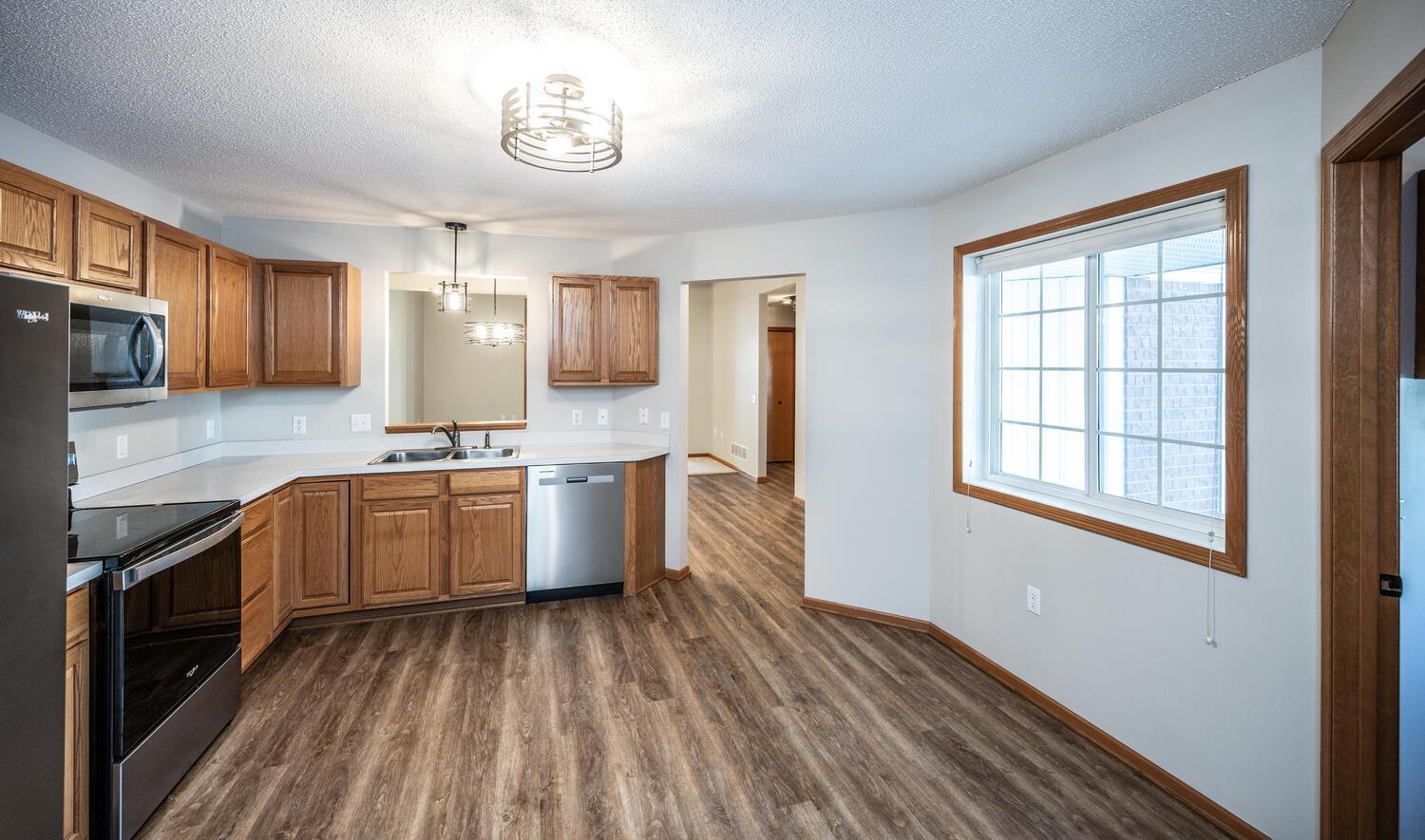 15664 Flackwood Way Apple Valley, MN 55124 - Photo 18 of 40