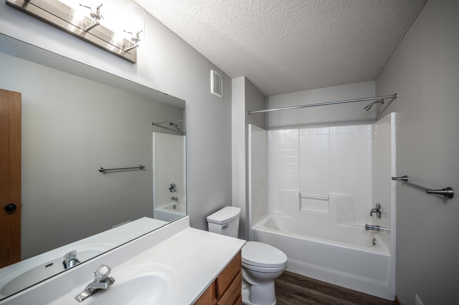 15664 Flackwood Way Apple Valley, MN 55124 - Photo 31 of 40