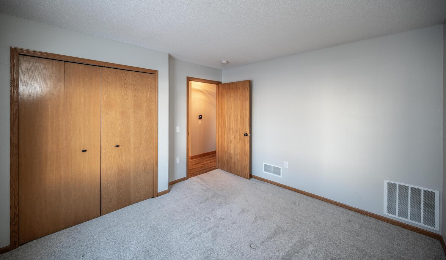 15664 Flackwood Way Apple Valley, MN 55124 - Photo 33 of 40