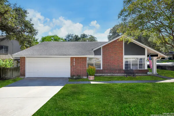 $359,900 | 8702 Collingwood, Universal City, TX 78148