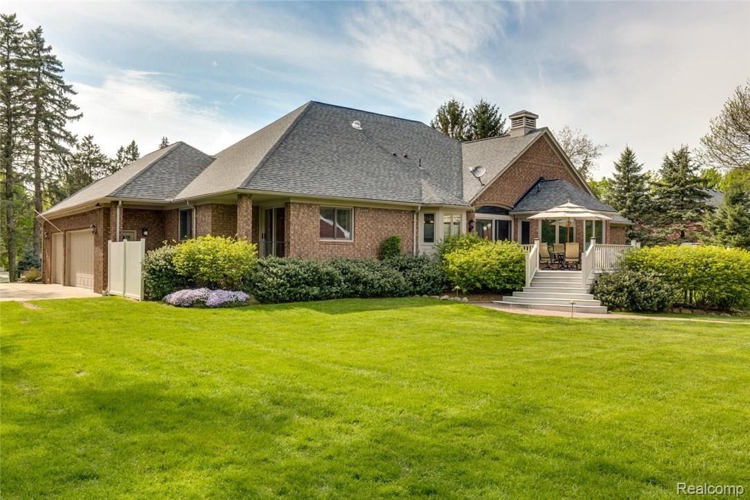 5732 North Adams Road Troy, MI 48098 - Photo 2 of 32 5732 N Adams Rd Troy MI 48098-large-045-36-5732 North Adams Road46FULL-1500x1000-72dpi.jpg