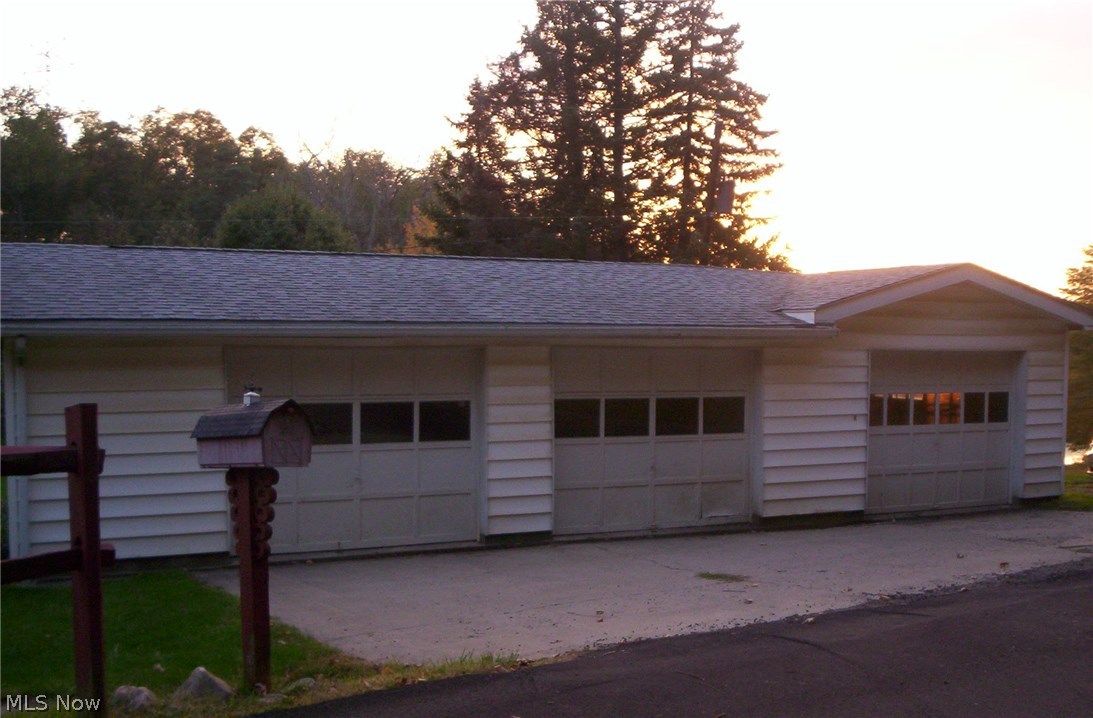 656 Cable Road Weirton, WV 26062 - Photo 3 of 23 Gallery Image 3