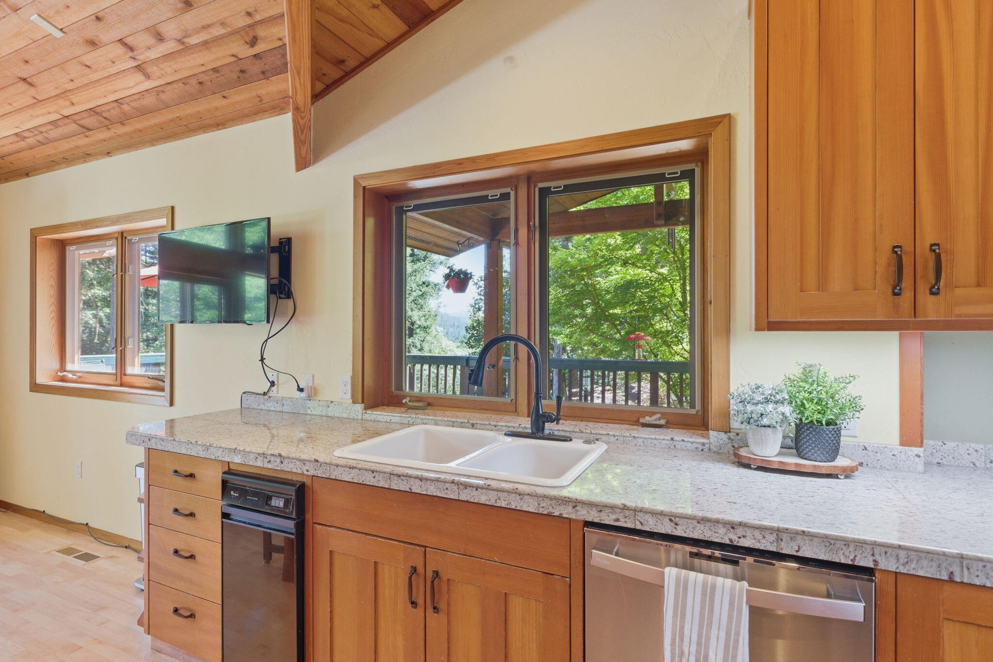 856 Greentree Loop Grants Pass, OR 97527 - Photo 19 of 62 a kitchen with sink and window