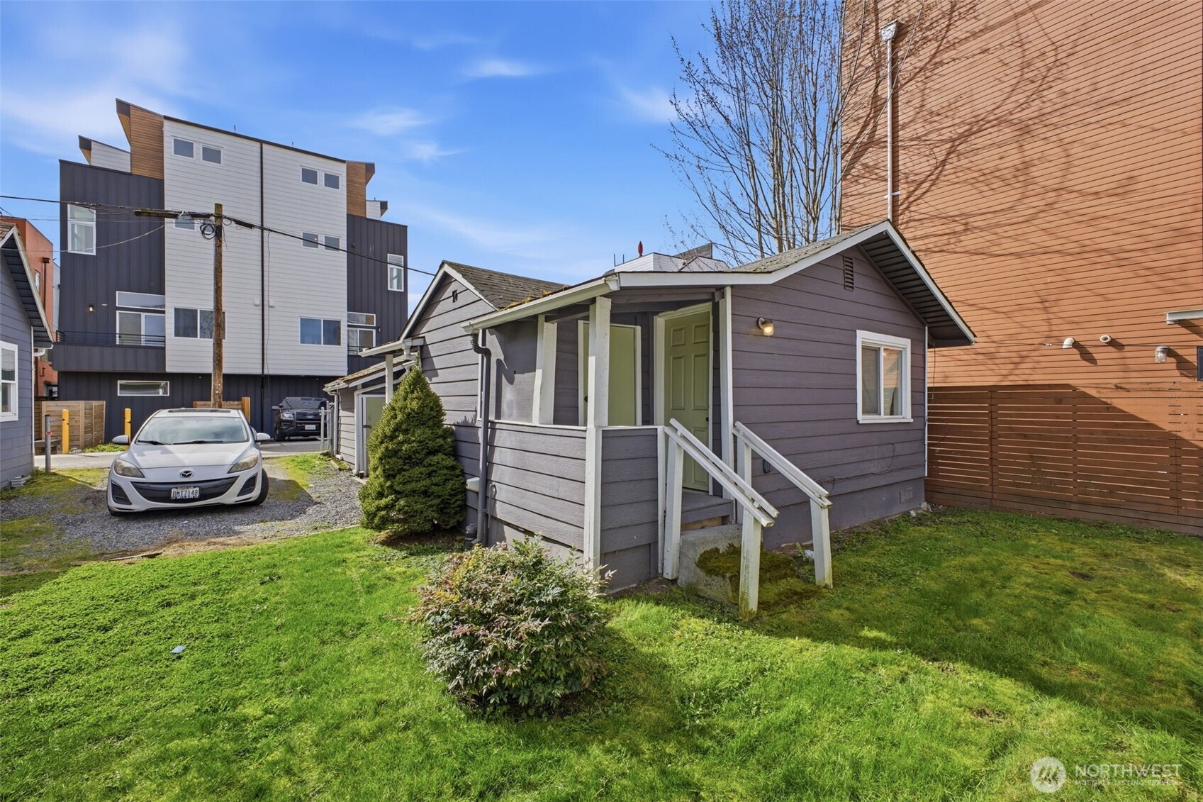547 South Sullivan Street Seattle, WA 98108 - Photo 10 of 22