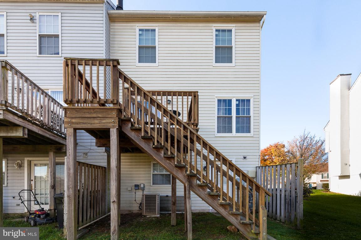 7016 Dew Drop Way Clinton, MD 20735 - Photo 3 of 21 Exterior (Rear)