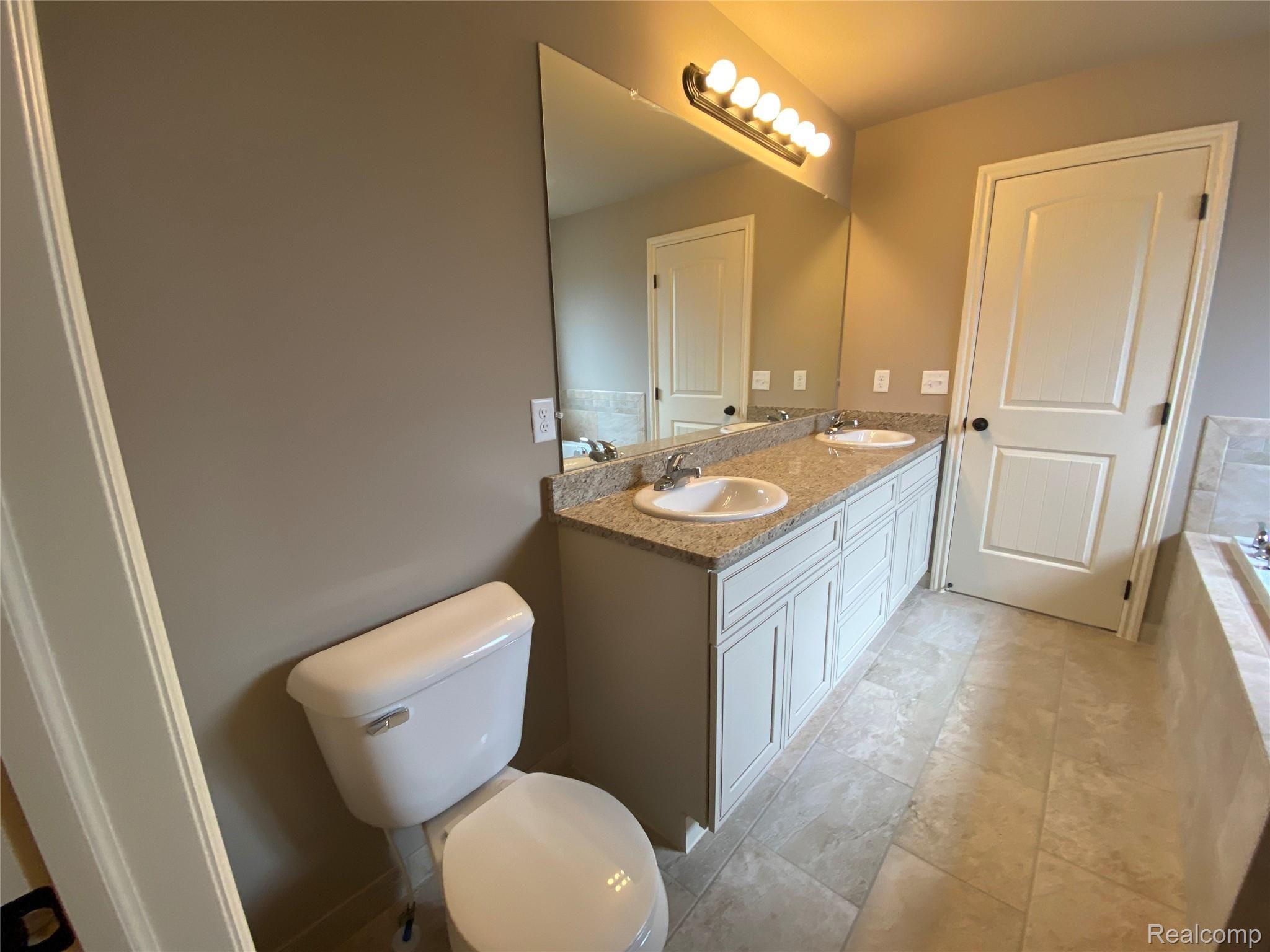 23839 Ravenswood Road Macomb, MI 48042 - Photo 16 of 17 IMG_1992.JPG