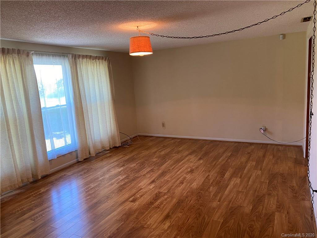 4067 Section House Road Hickory, NC 28601 - Photo 5 of 37 Gallery Image 5