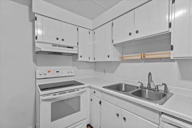 $249,900 | 100 Kennedy Drive, Unit 29, South Burlington, VT 05403