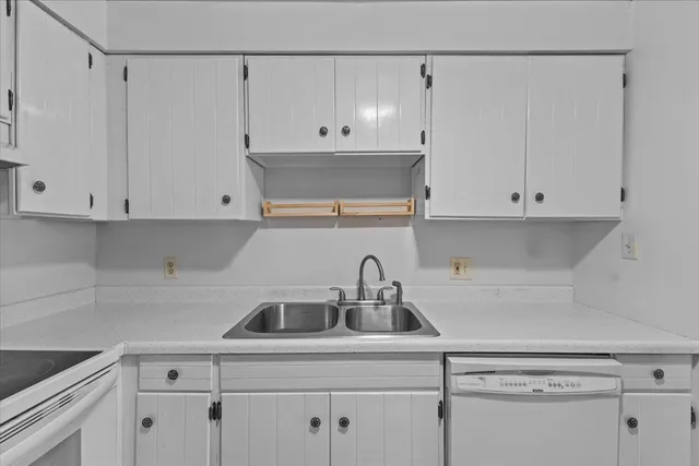 $249,900 | 100 Kennedy Drive, Unit 29, South Burlington, VT 05403