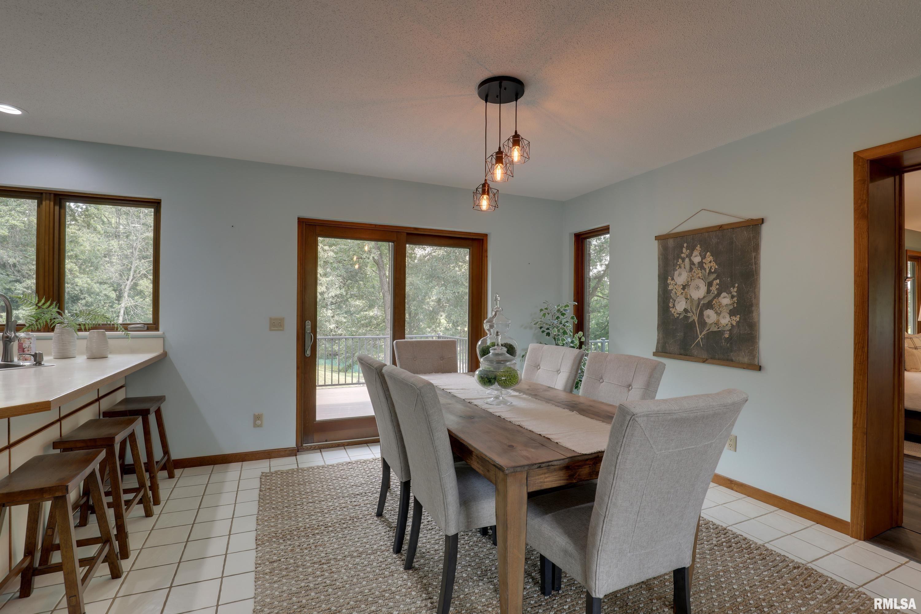 4729 Hidden Cove Road Quincy, IL 62305 - Photo 4 of 13 Gallery Image 4