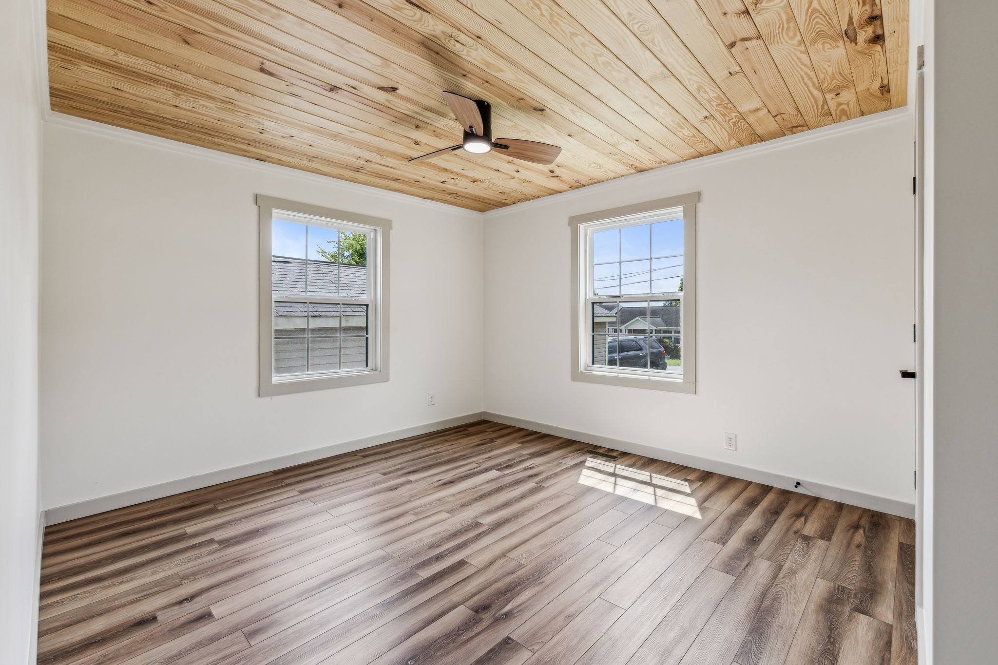 111 Riverside Drive Centerville, TN 37033 - Photo 17 of 27 One of two spacious bedrooms.