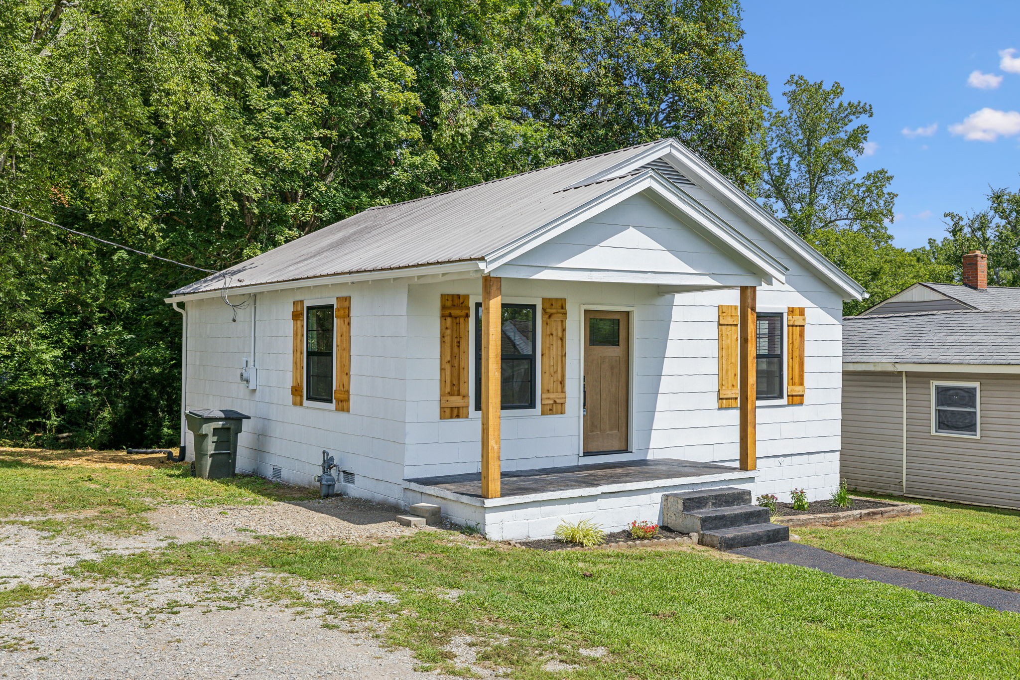 111 Riverside Drive Centerville, TN 37033 - Photo 3 of 27 Gallery Image 3