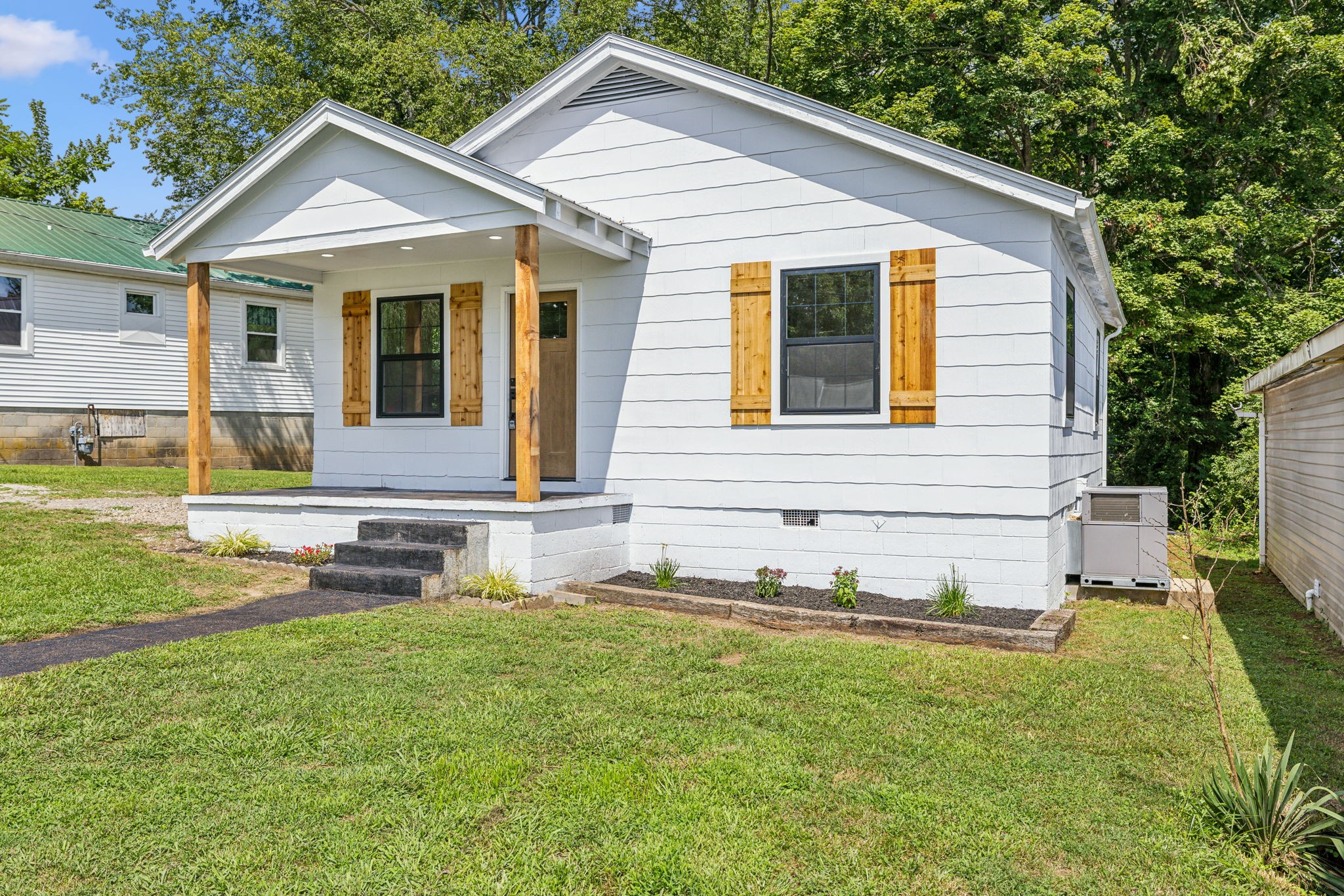 111 Riverside Drive Centerville, TN 37033 - Photo 4 of 27 Gallery Image 4