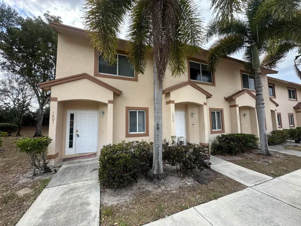 $2,250 | 1801 Lakeview Drive West, Unit 1801, Royal Palm Beach, FL 33411