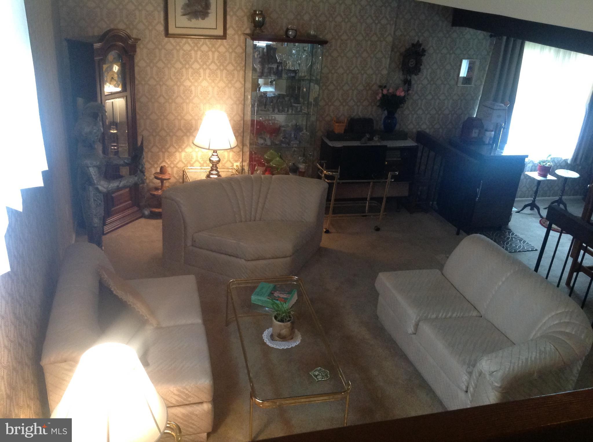 5909 Hall Street Springfield, VA 22152 - Photo 11 of 20 Living Room