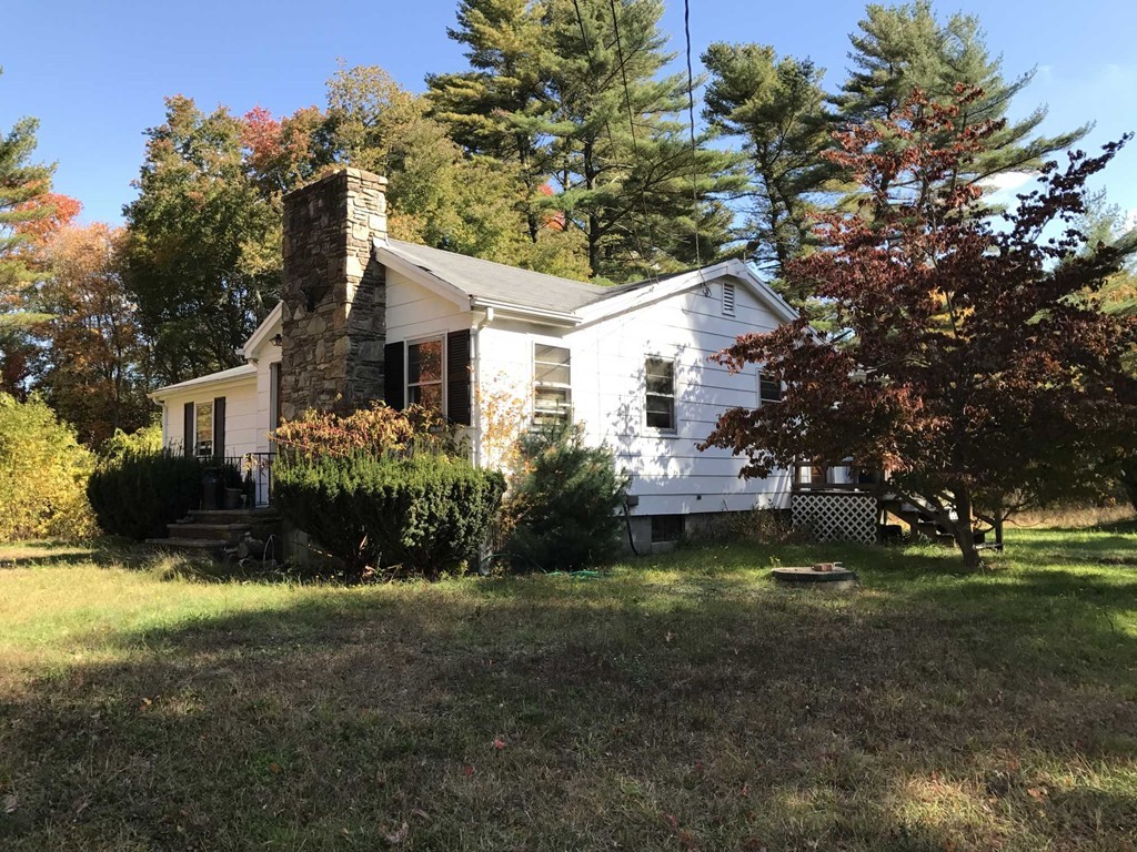 94 Richmond Road Freetown, MA 02702 - Photo 2 of 17 Gallery Image 2