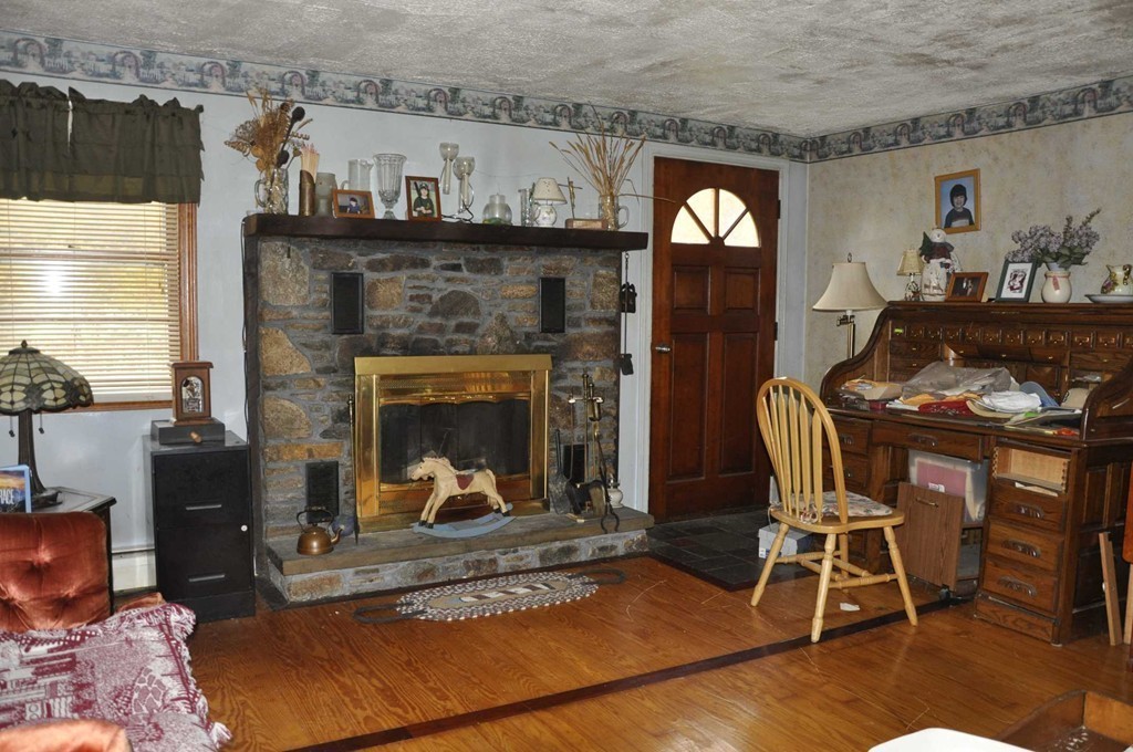 94 Richmond Road Freetown, MA 02702 - Photo 4 of 17 Gallery Image 4
