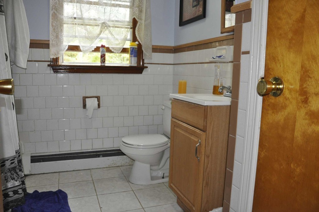94 Richmond Road Freetown, MA 02702 - Photo 9 of 17 Gallery Image 9