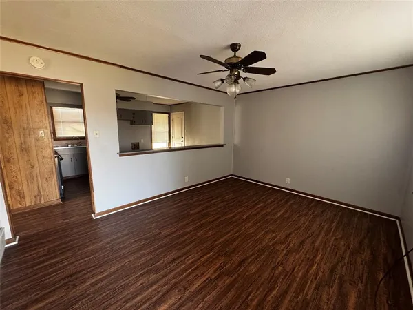 $229,900 | 600 East 5th Street, Ferris, TX 75125