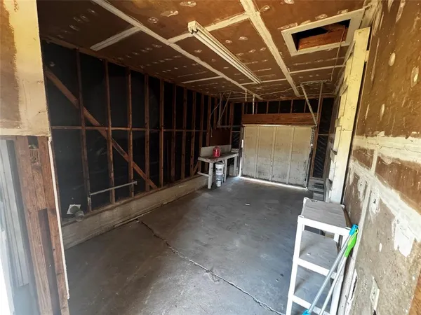 $229,900 | 600 East 5th Street, Ferris, TX 75125