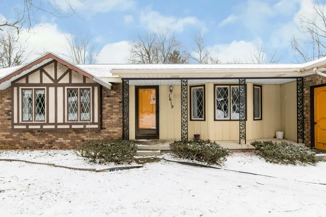 $380,000 | 1619 Sentinal Street Southwest, Wyoming, MI 49519