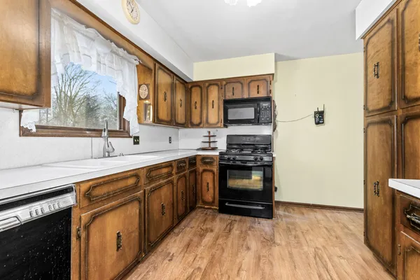 $375,000 | 1619 Sentinal Street Southwest, Wyoming, MI 49519