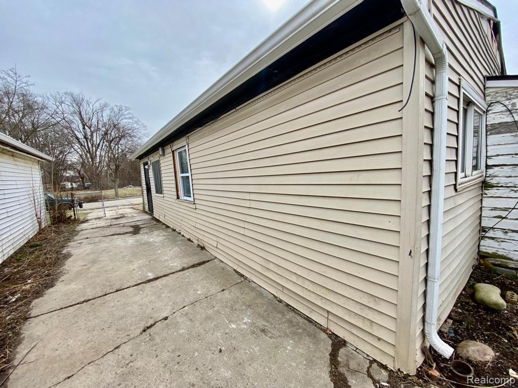 9145 Decatur Street Detroit, MI 48228 - Photo 4 of 21