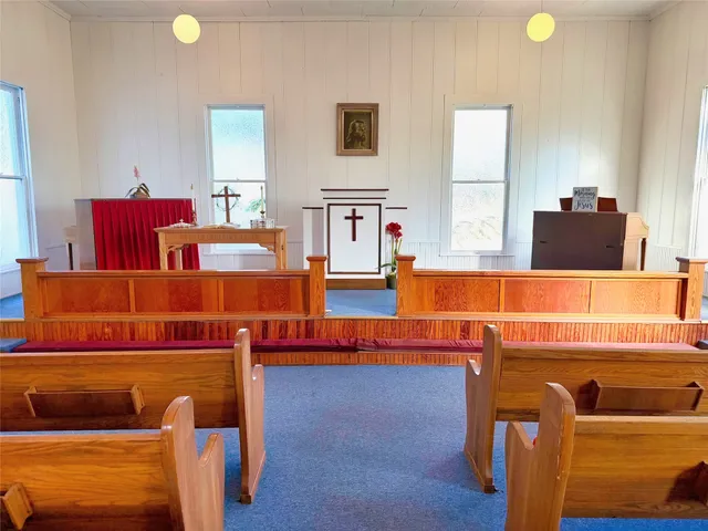 $90,000 | 142 Rowe Lane, Moscow, TX 75960