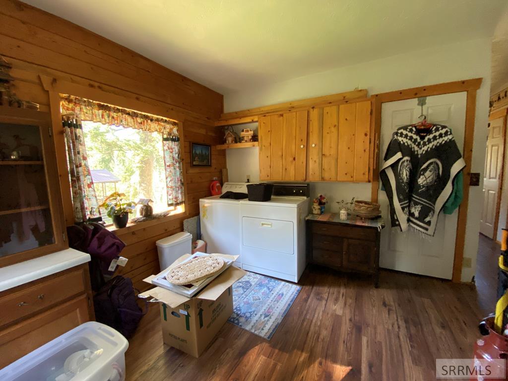 3616 Red Rock Road Island Park, ID 83429 - Photo 29 of 45 Mud/laundry room