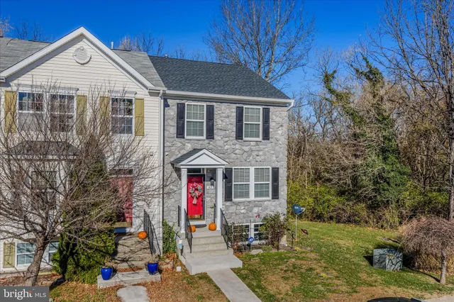 $299,900 | 43 Scarboro Drive, Bunker Hill, WV 25413