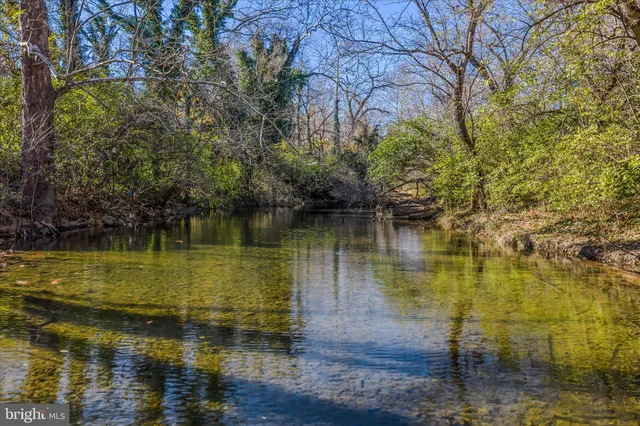 $299,900 | 43 Scarboro Drive, Bunker Hill, WV 25413