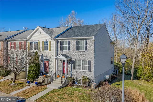 $299,900 | 43 Scarboro Drive, Bunker Hill, WV 25413