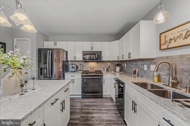 $299,900 | 43 Scarboro Drive, Bunker Hill, WV 25413