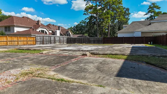 a view of a house with swimming pool