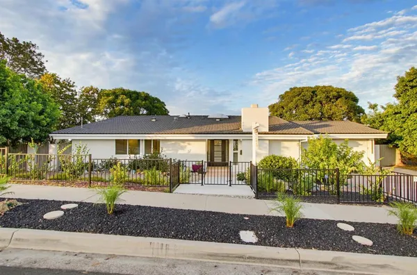 $2,485,000 | 5605 Soledad Mountain Road, La Jolla, CA 92037