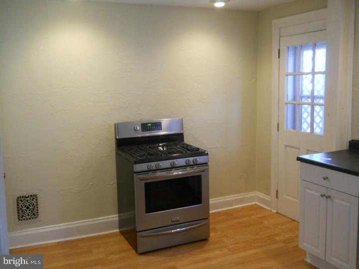 1057 Collings Road Camden, NJ 08104 - Photo 3 of 12