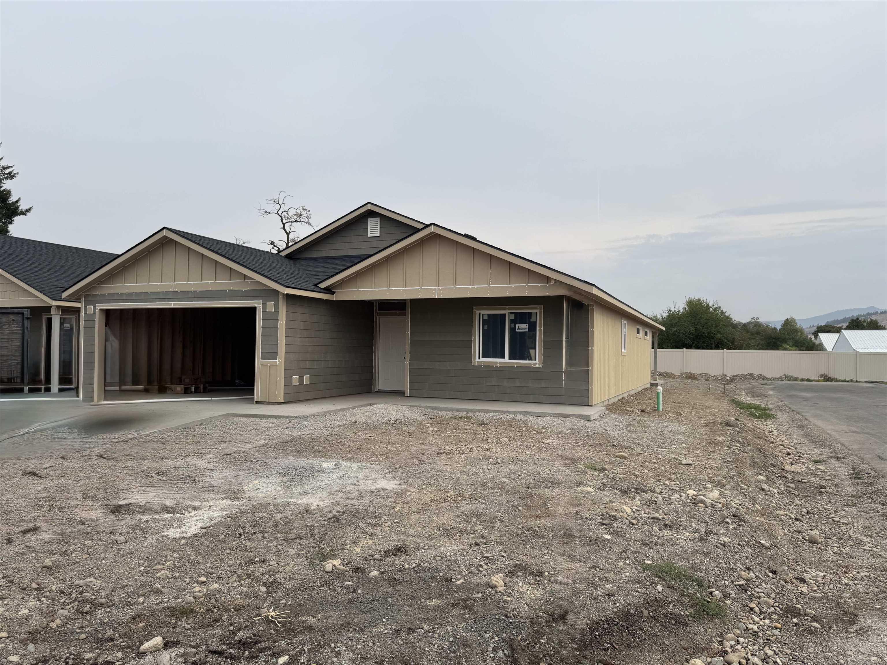 17 South RIVISTA Lane Greenacres, WA 99016 - Photo 2 of 21