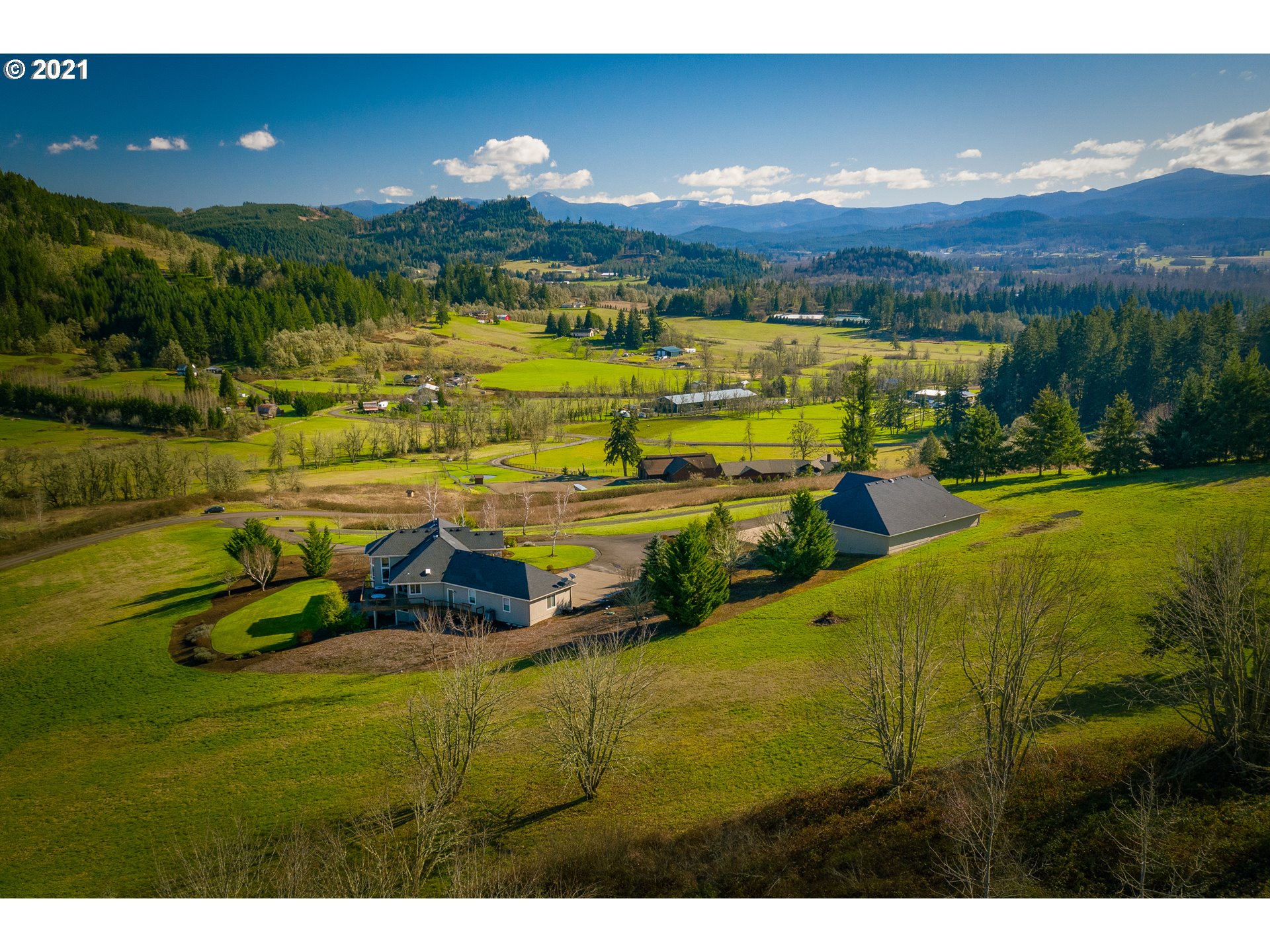 37001 Wallace Creek Road Springfield, OR 97478 - Photo 31 of 31 a view of an outdoor space pool patio and mountain view