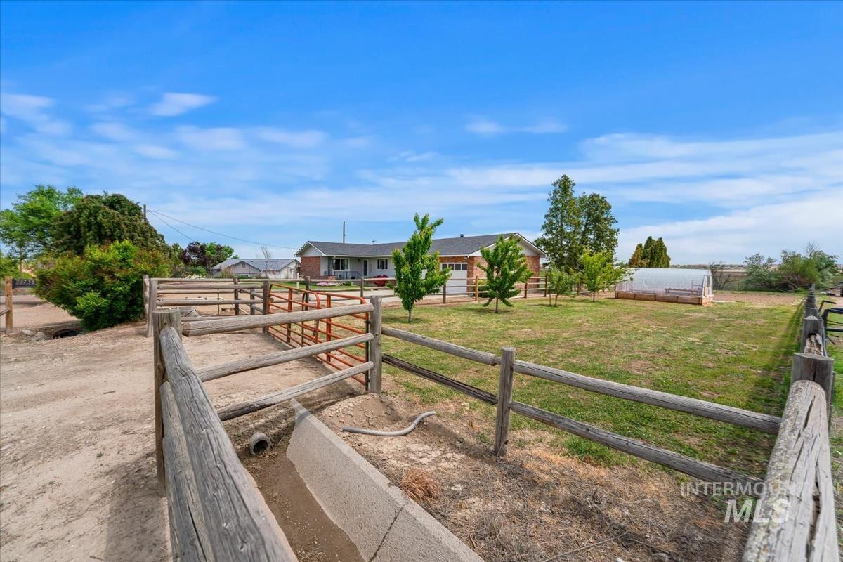 33738 Apple Valley Road Parma, ID 83660 - Photo 1 of 1 Gallery Image 1