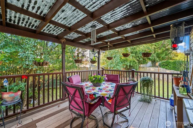 $849,000 | 8204 42nd Street West, University Place, WA 98466