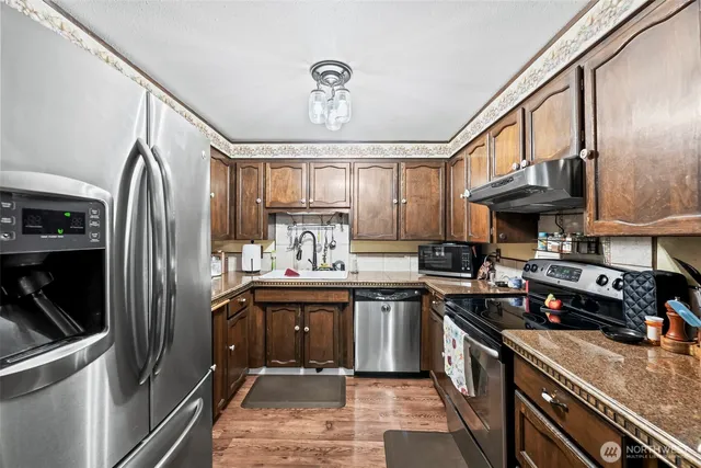 $849,000 | 8204 42nd Street West, University Place, WA 98466