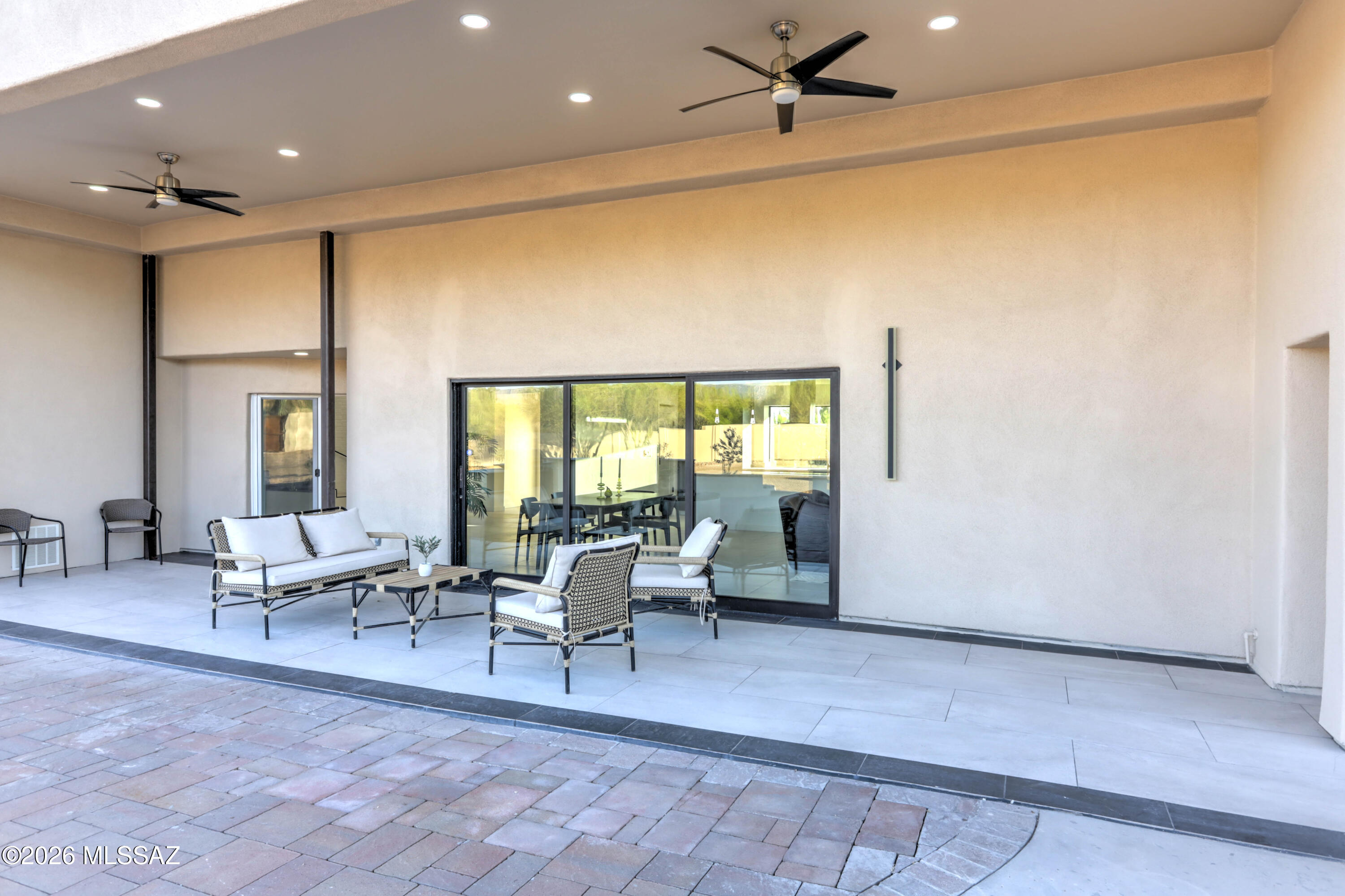 4939 East River Road Tucson, AZ 85718 - Photo 27 of 29 a living room with furniture