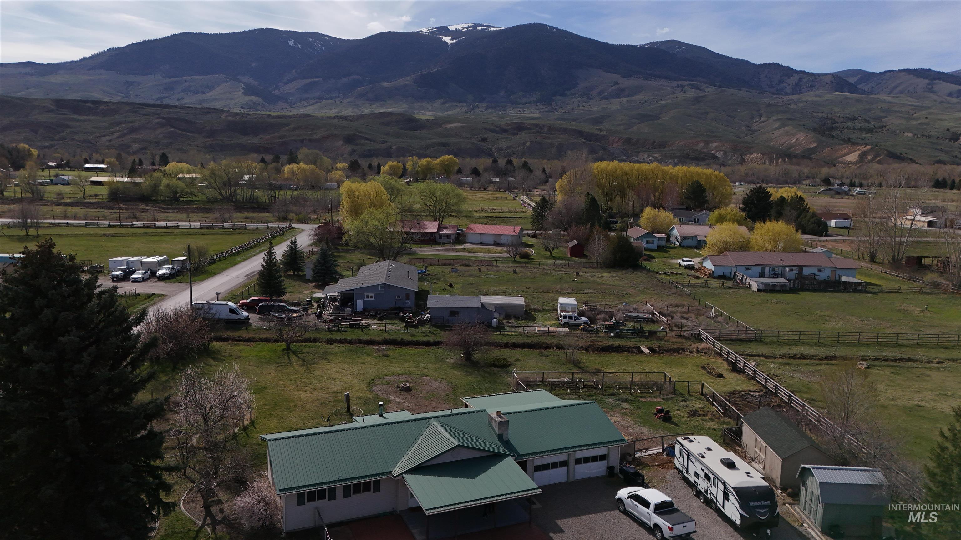 7 Apache Way Salmon, ID 83467 - Photo 4 of 36