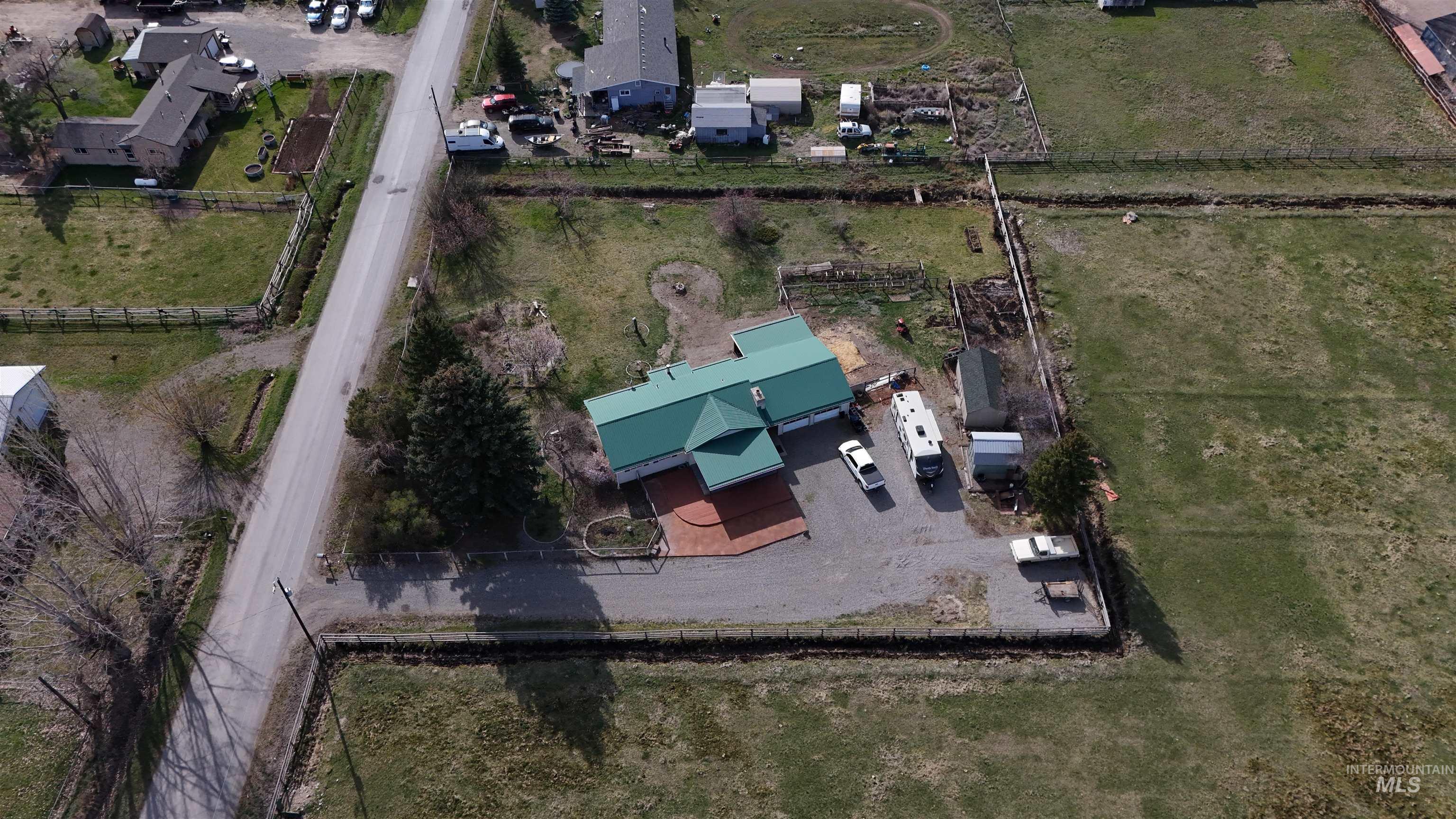 7 Apache Way Salmon, ID 83467 - Photo 6 of 36