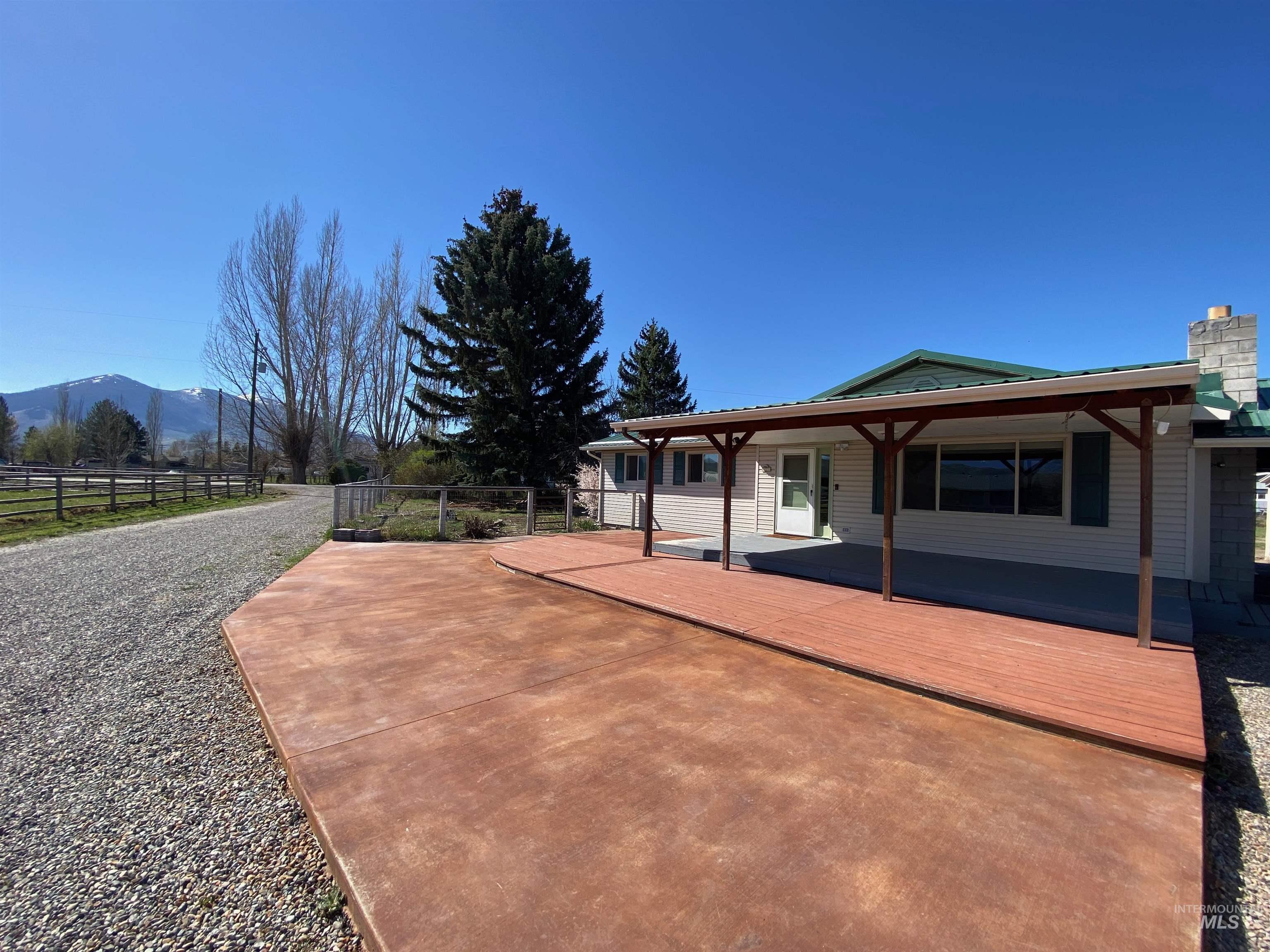 7 Apache Way Salmon, ID 83467 - Photo 8 of 36