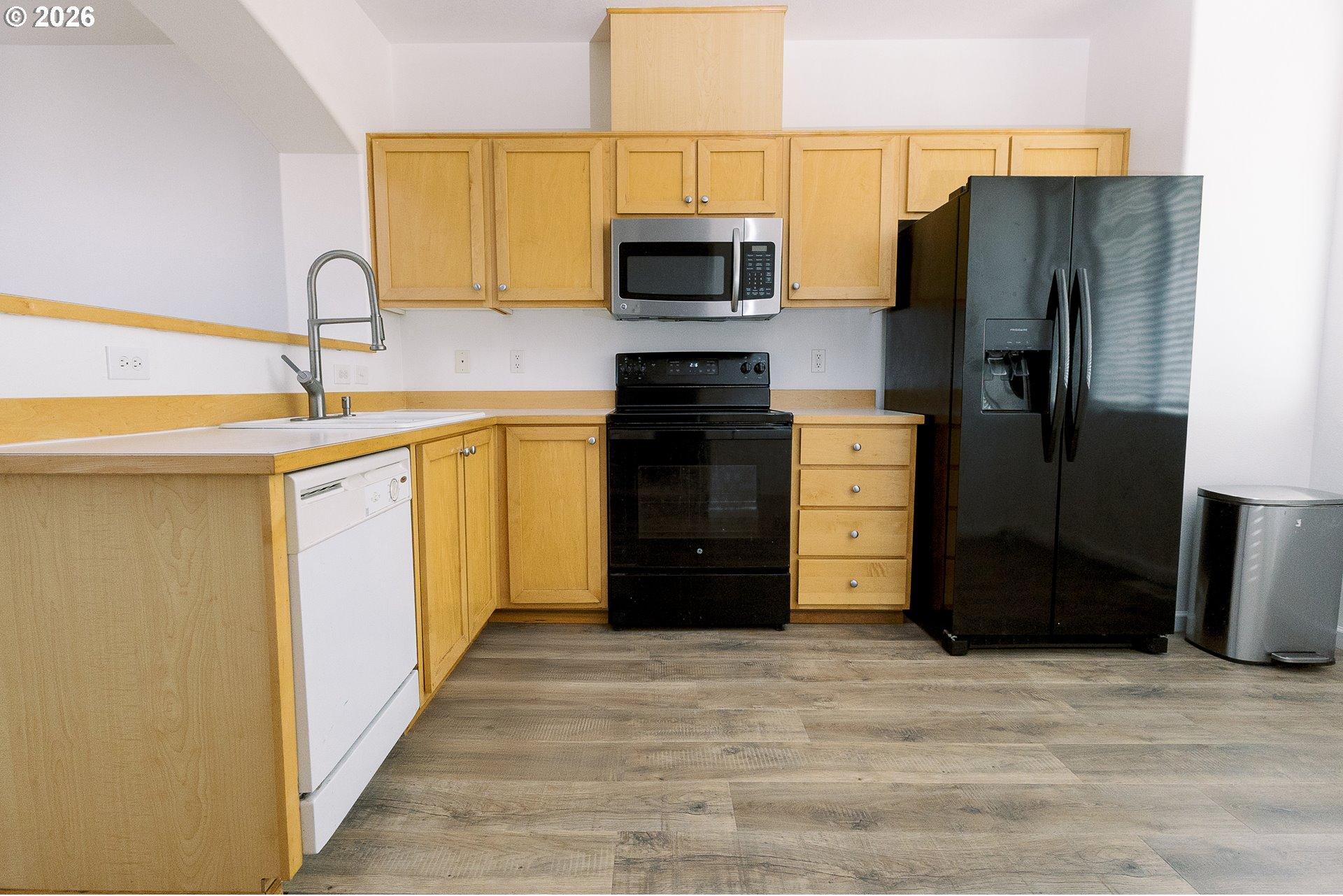 15480 Southwest Sparrow Loop, Unit 102 Beaverton, OR 97007 - Photo 23 of 47 Kitchen/Dining Room