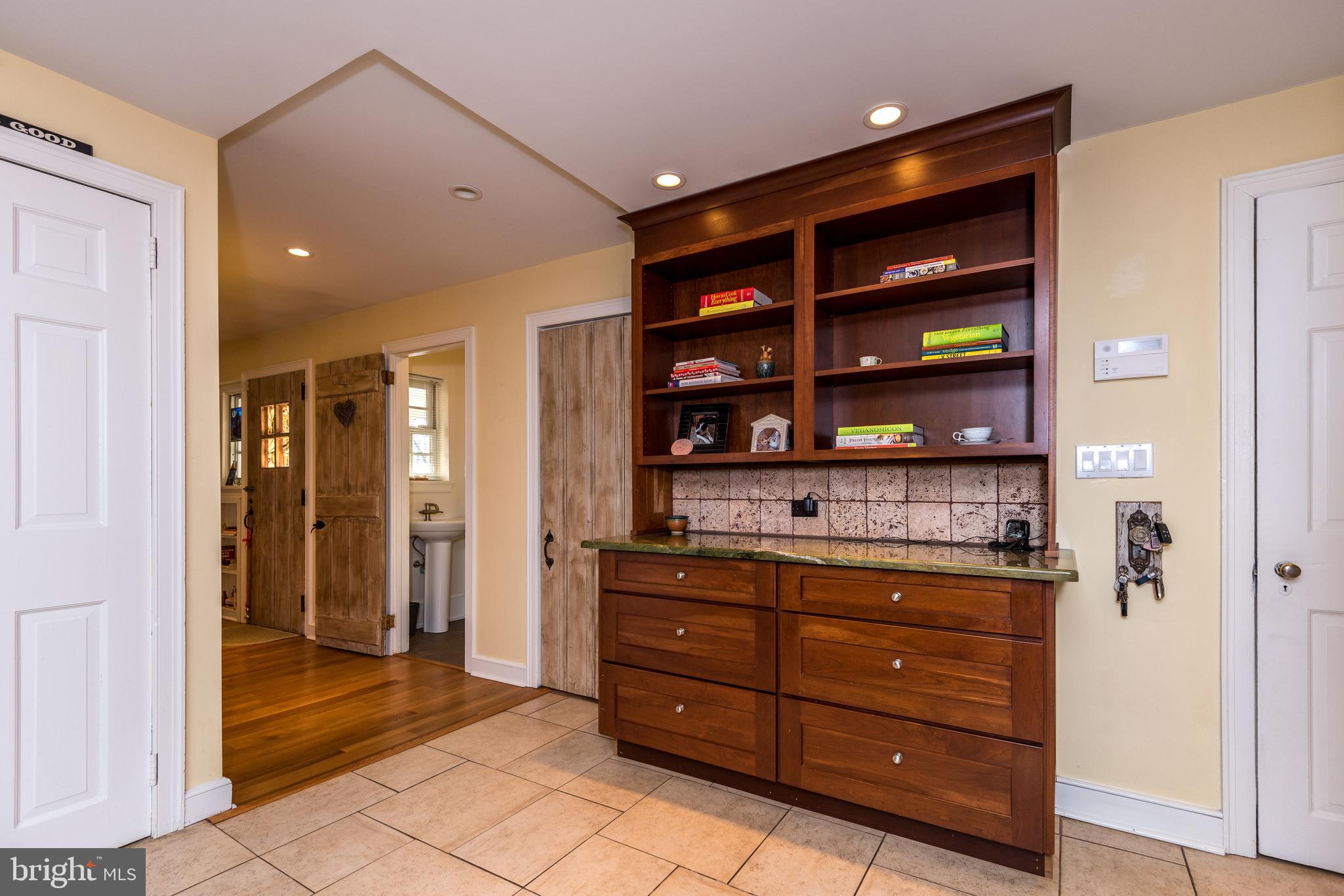 501 Edann Road Glenside, PA 19038 - Photo 14 of 60 Breakfront