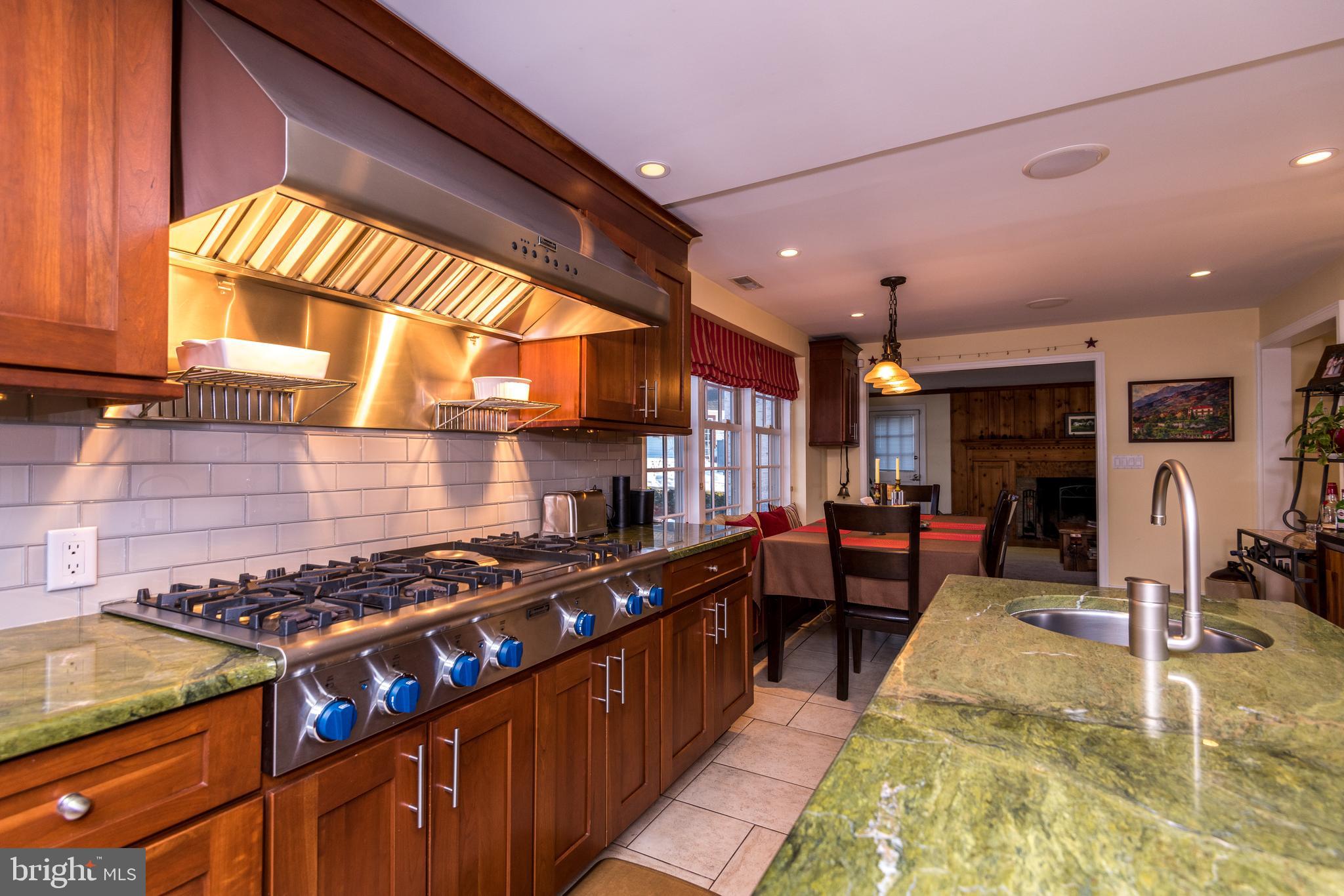 501 Edann Road Glenside, PA 19038 - Photo 3 of 60 Thermador Gas 6-Burner Range