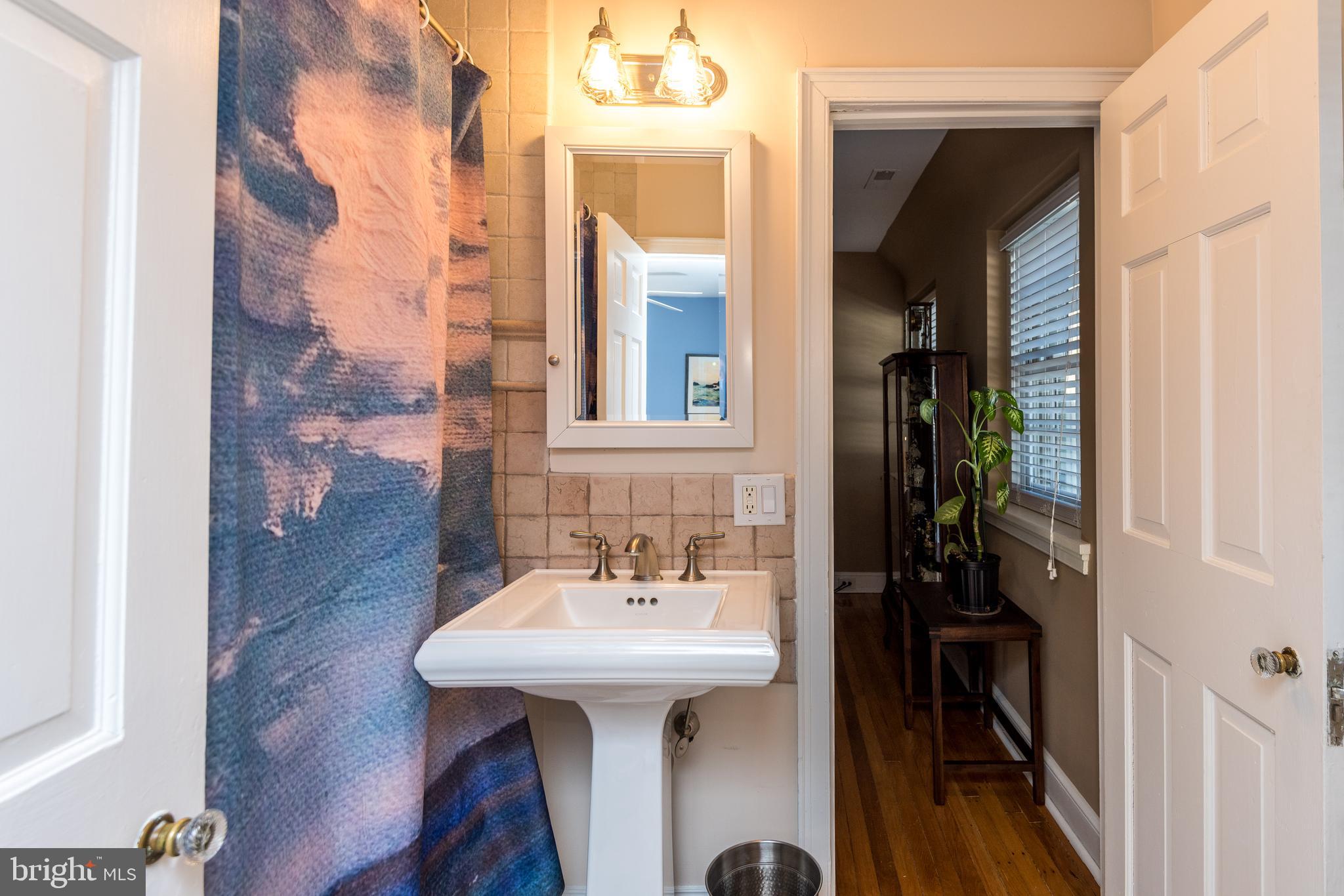 501 Edann Road Glenside, PA 19038 - Photo 30 of 60 2nd Full Bathroom