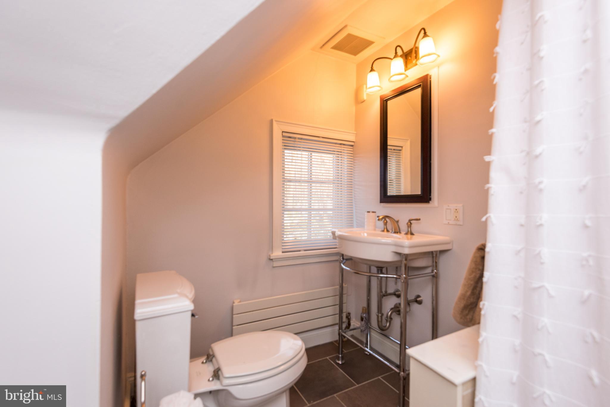 501 Edann Road Glenside, PA 19038 - Photo 47 of 60 2nd Floor Full Bathroom